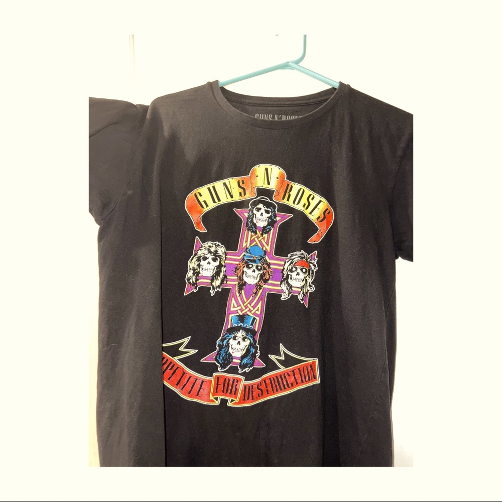 Guns N’ Roses shirt sleeve t shirt size medium